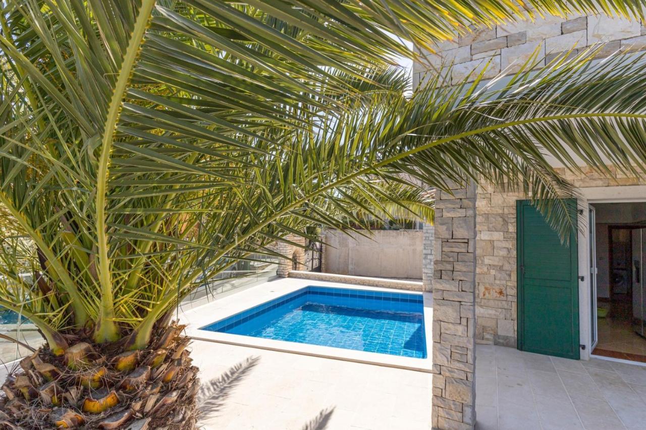 Villa Milena With Pool And Sea View Crveni Vrh Exterior foto