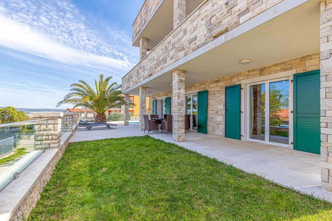 Villa Milena With Pool And Sea View Crveni Vrh Exterior foto