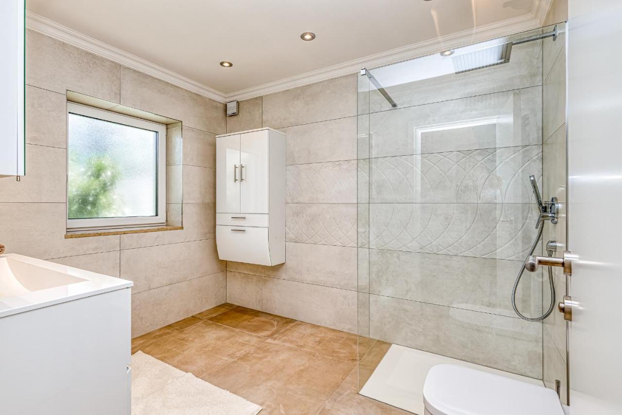 Villa Milena With Pool And Sea View Crveni Vrh Exterior foto